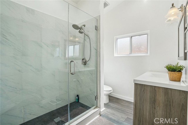 5633 Rawlings Avenue, Woodland Hills CA: https://media.crmls.org/medias/ef47f7b5-0f58-4ff0-a783-2563d4bc02cc.jpg