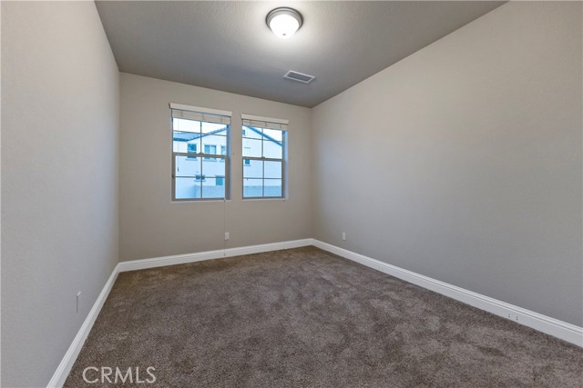Detail Gallery Image 10 of 28 For 11473 N via Campagna Dr, Fresno,  CA 93730 - 5 Beds | 3/1 Baths