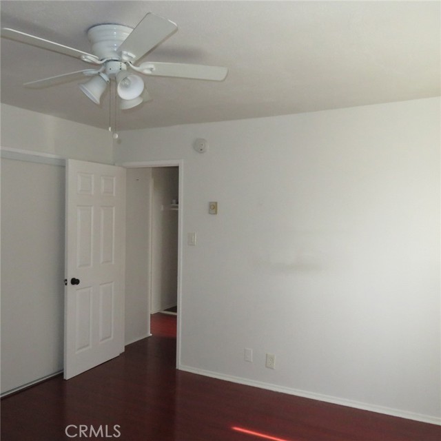 545 Chestnut Avenue, Long Beach CA: https://media.crmls.org/medias/ef48ef80-8a61-4930-9a61-27048a699fb9.jpg