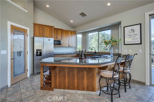 3420 Bergeson Court, Kelseyville CA: https://media.crmls.org/medias/ef4917f6-f801-4d36-8345-d1c239fce07d.jpg