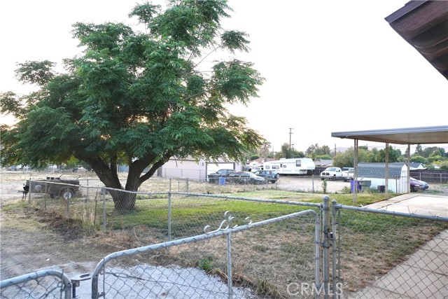 5187 Cedar Street, Jurupa Valley CA: https://media.crmls.org/medias/ef493107-2649-4e06-be0d-94749ca9d381.jpg
