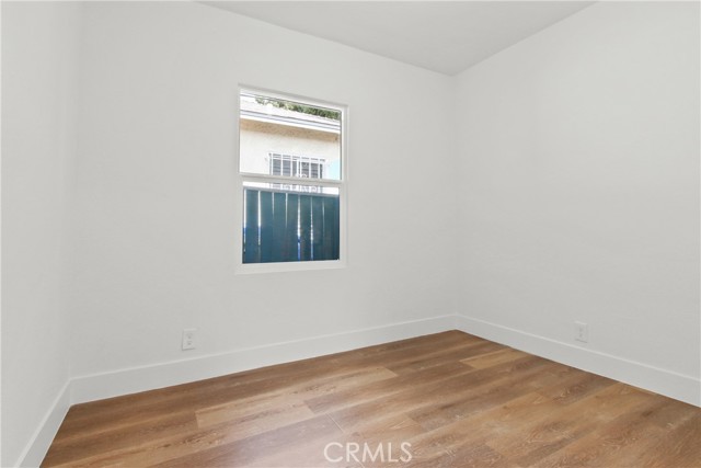 9525 Holmes Avenue, Los Angeles CA: https://media.crmls.org/medias/ef493792-7dfc-4340-a642-cd5ad0b638f9.jpg