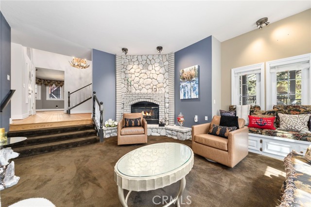 Detail Gallery Image 10 of 44 For 447 Bay View Dr, Lake Arrowhead,  CA 92352 - 4 Beds | 3 Baths