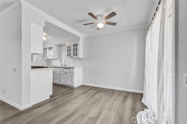 Detail Gallery Image 7 of 28 For 250 W Spazier Ave #209,  Burbank,  CA 91502 - 2 Beds | 2/1 Baths