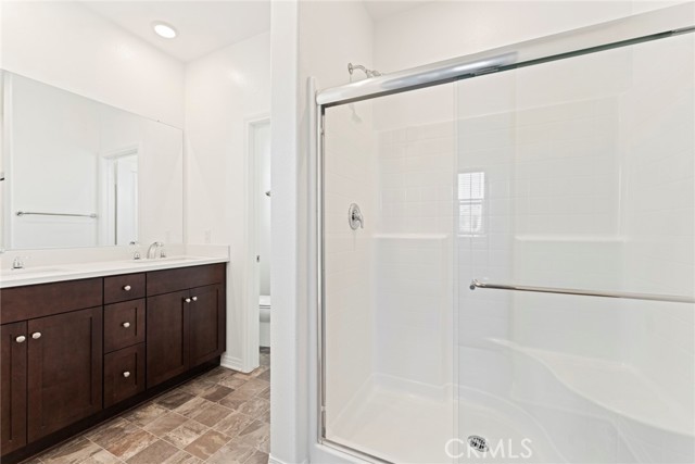 8729 Roving Place, Chino CA: https://media.crmls.org/medias/ef4aa04d-9721-40ca-a00c-c077f3c88910.jpg