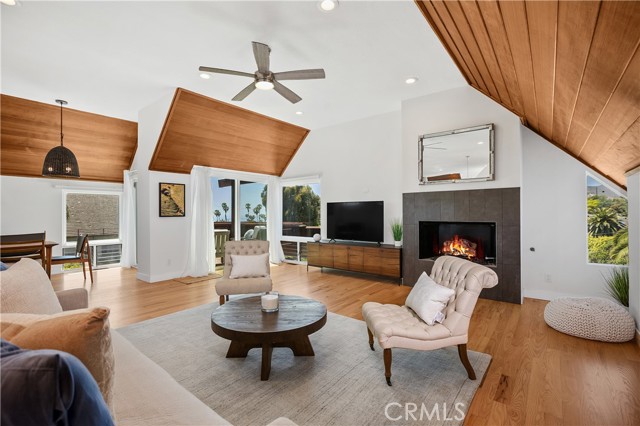 390 Saint Anns Drive, Laguna Beach CA: https://media.crmls.org/medias/ef4b7361-9744-4a6c-b68b-28c488fbb27b.jpg