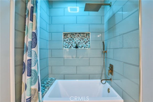 315 Teasdale Drive, Claremont CA: https://media.crmls.org/medias/ef4b778e-d379-4820-b362-c853654b866a.jpg