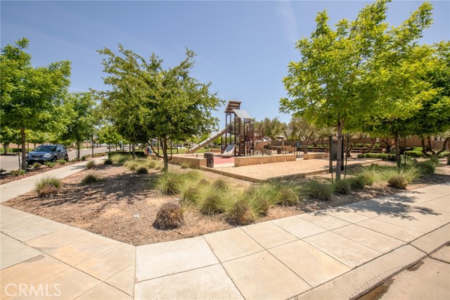 511 Timberline S Way, Madera CA: https://media.crmls.org/medias/ef4bfbca-7925-418a-81b9-48a3830ce8a7.jpg