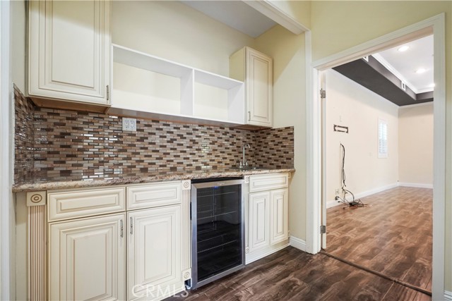 Detail Gallery Image 37 of 59 For 1025 E San Jose Ave, Burbank,  CA 91501 - 6 Beds | 6 Baths