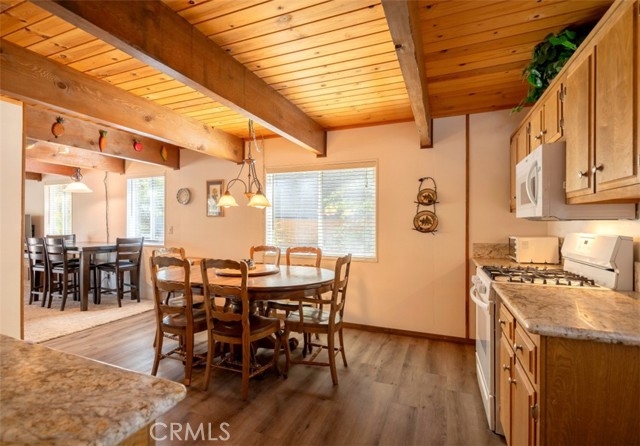 Detail Gallery Image 11 of 40 For 1070 S Minton Ave, Big Bear City,  CA 92314 - 2 Beds | 2 Baths