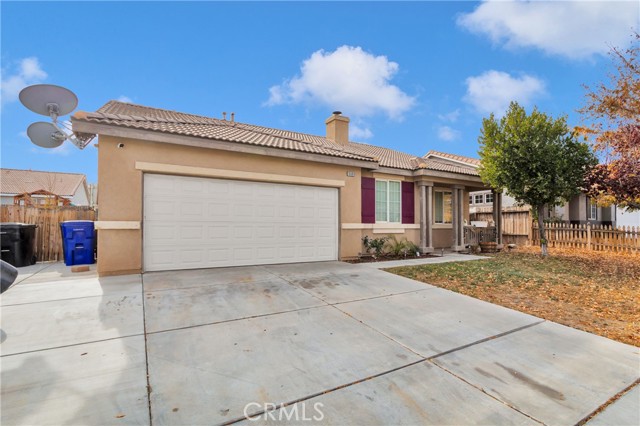 Detail Gallery Image 2 of 29 For 15563 Keokuk Way, Victorville,  CA 92395 - 3 Beds | 2 Baths