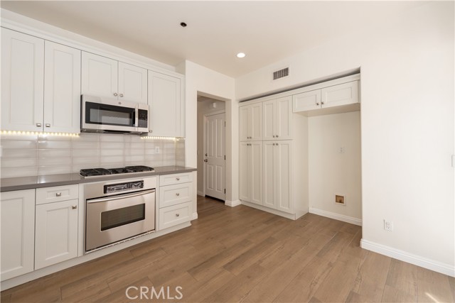 23 Bower Tree, Irvine CA: https://media.crmls.org/medias/ef4d5707-a24d-498e-b205-3dd3c7dbc706.jpg