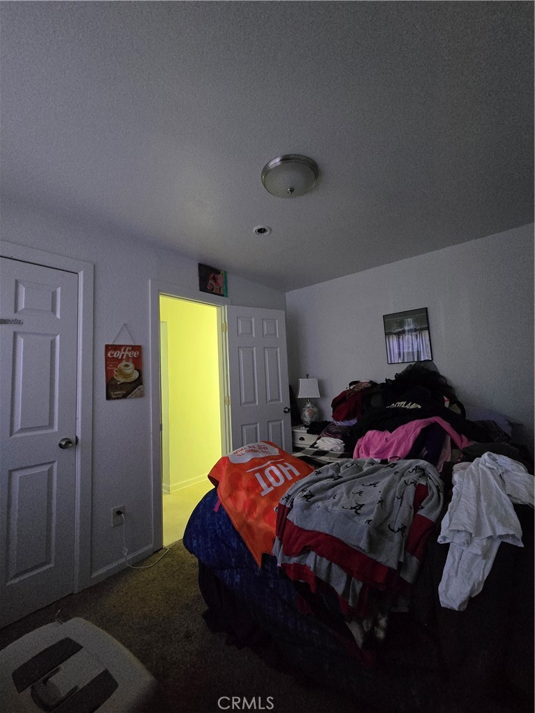 https://media.crmls.org/medias/ef4e0d2b-88ec-4a83-9ddd-3087796c3ab1.jpg?preset=X-Large
