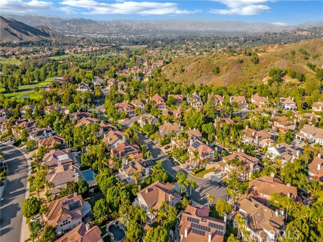 125 Heath Meadow Place, Simi Valley CA: https://media.crmls.org/medias/ef4e17d3-6f3b-42f8-a287-f1502caf1757.jpg