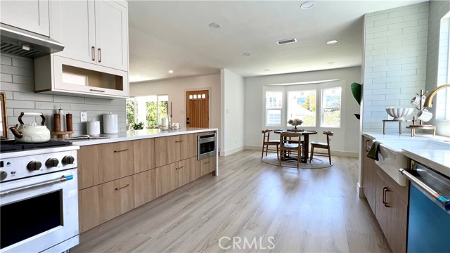 Detail Gallery Image 12 of 33 For 1827 S Burnside Ave, Los Angeles,  CA 90019 - 3 Beds | 2 Baths