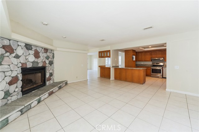 Detail Gallery Image 10 of 25 For 429 S Hill St, Orange,  CA 92869 - 3 Beds | 2/1 Baths