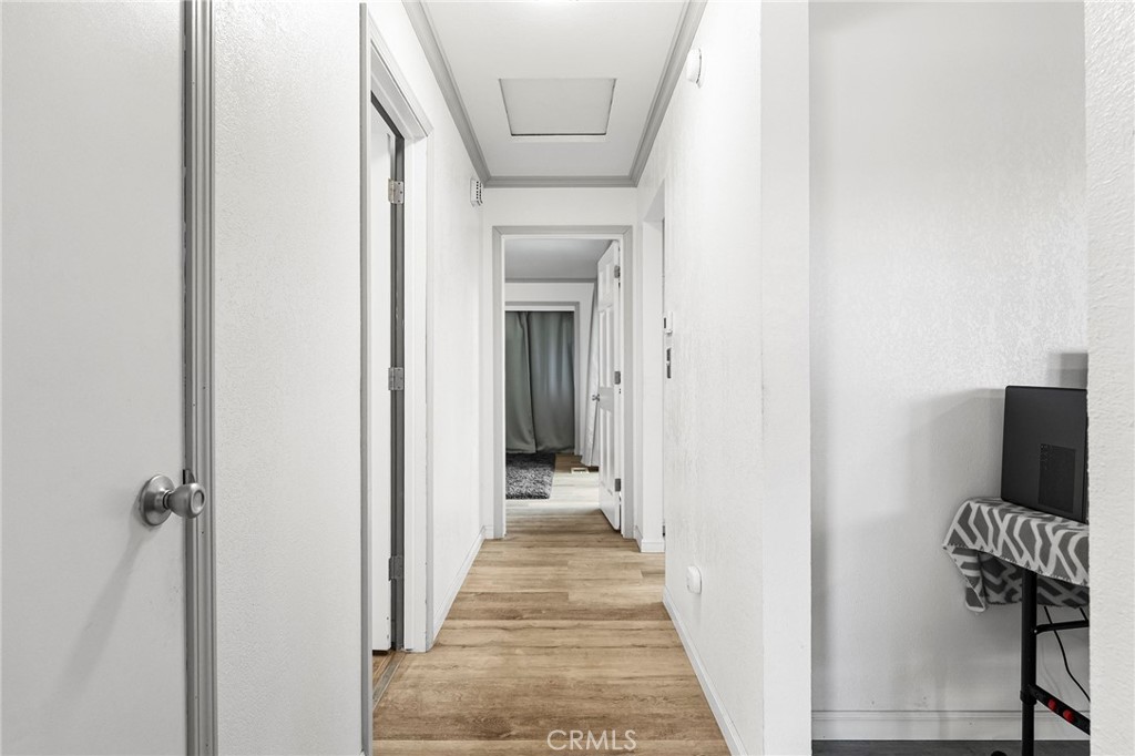 https://media.crmls.org/medias/ef50b073-116a-4fcc-a59e-9f017c61df58.jpg?preset=X-Large