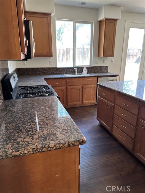 Detail Gallery Image 3 of 15 For 29794 Winter Hawk, Menifee,  CA 92586 - 5 Beds | 3 Baths