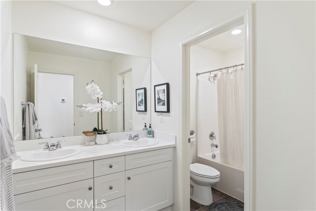 24125 Tuscany Avenue, Murrieta CA: https://media.crmls.org/medias/ef50e153-5d91-4182-b427-0e04c25be7b5.jpg