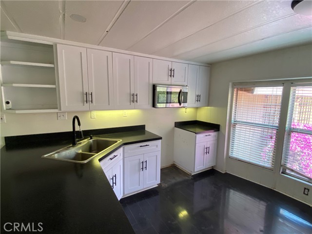 238 S 13th Street, Santa Paula CA: https://media.crmls.org/medias/ef51459b-4c31-47a5-bead-b935257098ea.jpg