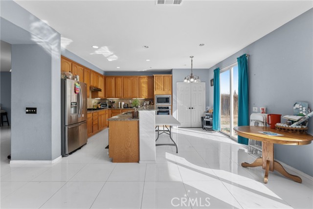 9143 Ocotillo, Hesperia CA: https://media.crmls.org/medias/ef516e8e-b5bd-47f1-8f3e-d86c619e2c30.jpg