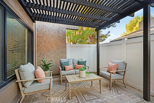 Detail Gallery Image 7 of 29 For 2278 Loma Alta Dr #8,  Fullerton,  CA 92833 - 2 Beds | 1/1 Baths