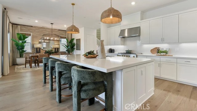 Detail Gallery Image 2 of 41 For 24339 Calle La Roca, Valencia,  CA 91354 - 4 Beds | 4/1 Baths