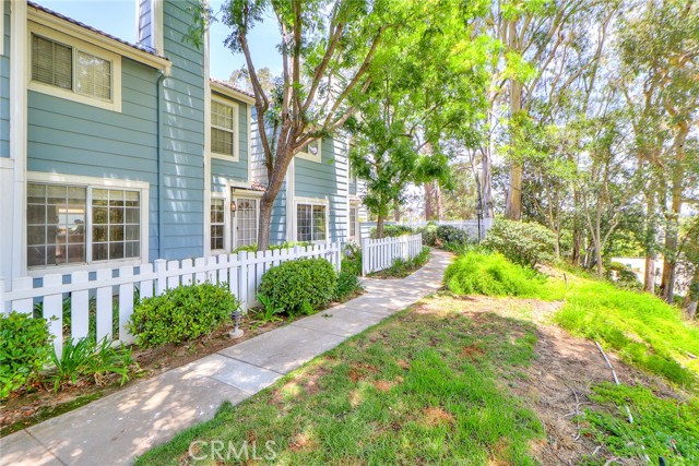 345 Jeremiah Drive, Simi Valley CA: https://media.crmls.org/medias/ef51b69a-42ce-413f-ba5b-0cf20aa2ecef.jpg