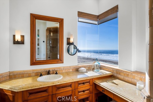 Detail Gallery Image 21 of 38 For 1800 the Strand, Manhattan Beach,  CA 90266 - 5 Beds | 5/1 Baths