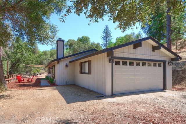 Detail Gallery Image 2 of 42 For 50869 Westview Ct, Oakhurst,  CA 93644 - 3 Beds | 2 Baths