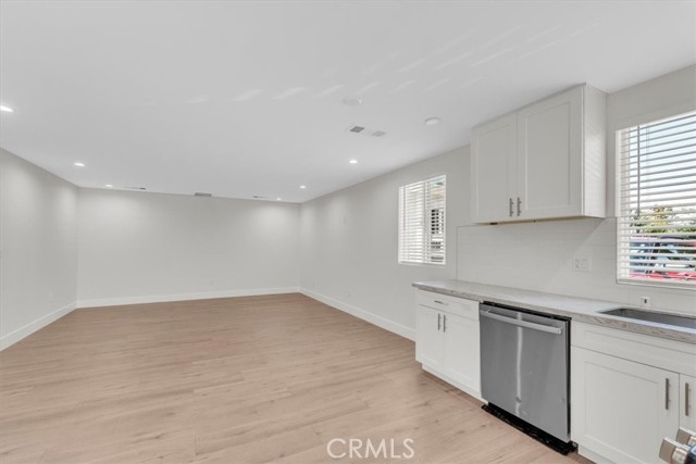 7865 Chastain Avenue, Reseda CA: https://media.crmls.org/medias/ef52b139-2482-49a2-80cc-cc29e14bb92c.jpg