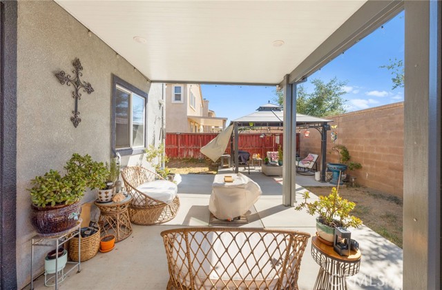 38327 Rancho Vista Dr, Beaumont CA: https://media.crmls.org/medias/ef52f5e8-3dc2-48e0-ad51-ccaf80c07ddd.jpg