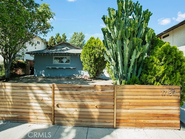 17189 Chatsworth Street photo 4