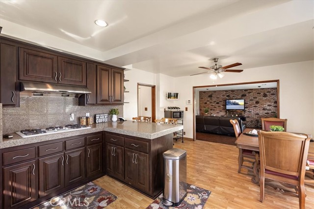 Detail Gallery Image 16 of 53 For 420 W Tichenor St, Compton,  CA 90220 - 3 Beds | 2 Baths