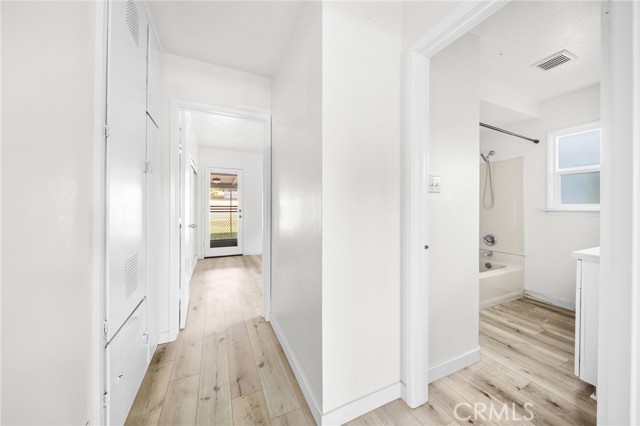 Detail Gallery Image 13 of 19 For 3453 Sunnyside Dr, Riverside,  CA 92506 - 3 Beds | 1 Baths