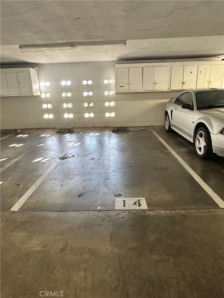 https://media.crmls.org/medias/ef5408dc-0d53-4992-8516-e76ab12089f5.jpg?preset=X-Large