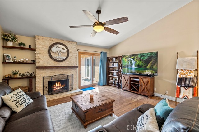 26927 Cuatro Milpas Street, Valencia CA: https://media.crmls.org/medias/ef5492f0-8ea8-4680-be5e-7f539e5fcfc6.jpg