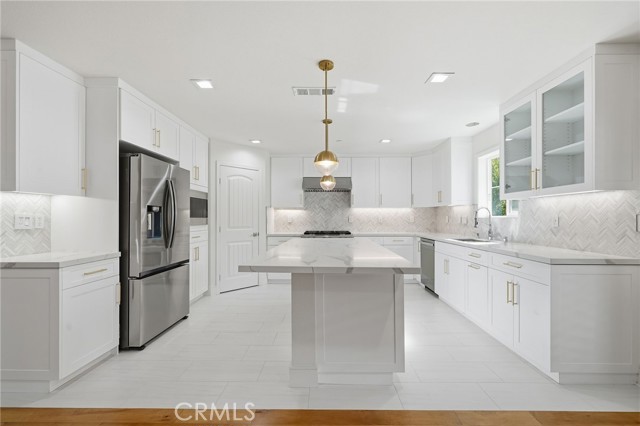 Detail Gallery Image 5 of 35 For 317 Rochester, Costa Mesa,  CA 92627 - 7 Beds | 6/1 Baths