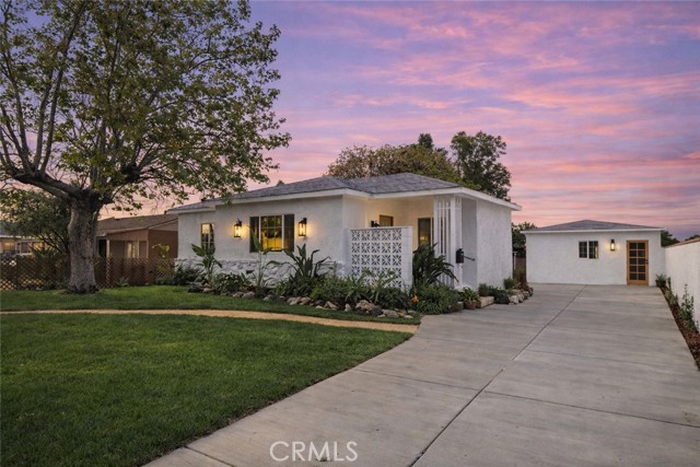 Detail Gallery Image 2 of 16 For 10315 Amboy Ave, Pacoima,  CA 91331 - 3 Beds | 2 Baths