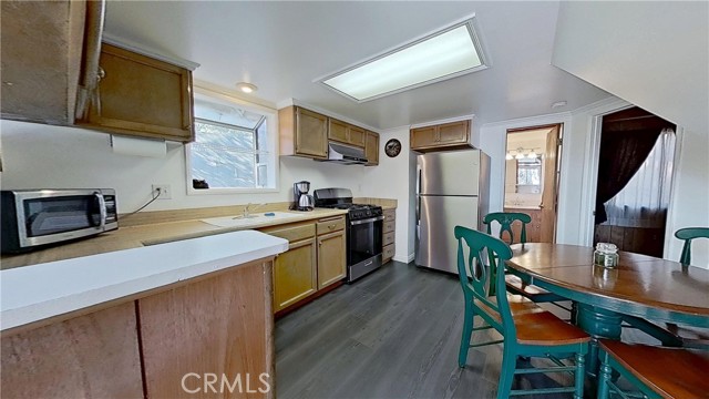 31450 Ocean View Drive, Running Springs CA: https://media.crmls.org/medias/ef55884f-b6a1-4274-b732-36f738993d3e.jpg