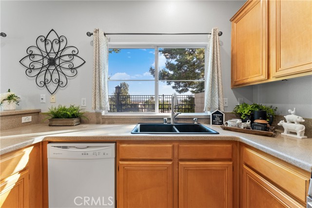 Detail Gallery Image 2 of 31 For 10 Veneto Ln, Aliso Viejo,  CA 92656 - 3 Beds | 2/1 Baths