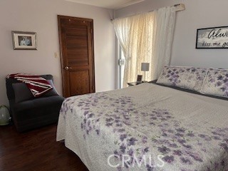 https://media.crmls.org/medias/ef56e2fc-e66f-402b-aa52-2fbfc55f164e.jpg?preset=X-Large
