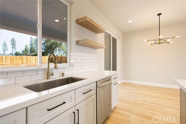 Detail Gallery Image 6 of 26 For 1871 Lillian Ave, Paradise,  CA 95969 - 3 Beds | 2 Baths