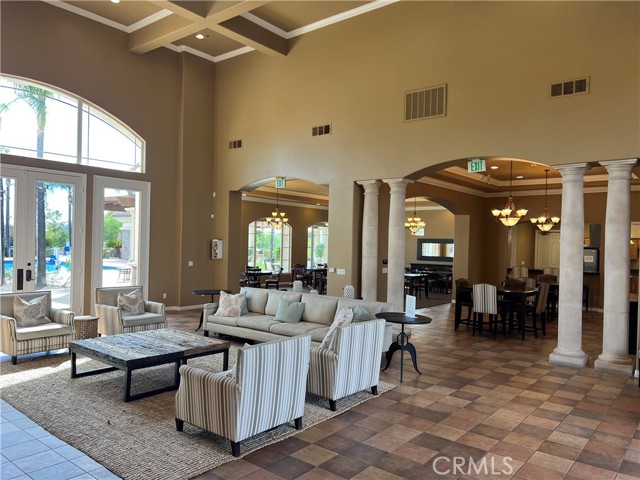 Detail Gallery Image 15 of 29 For 31338 Brush Creek Cir, Temecula,  CA 92591 - 5 Beds | 3/1 Baths