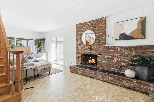 Detail Gallery Image 6 of 16 For 1016 Ynez, Redondo Beach,  CA 90277 - 3 Beds | 2 Baths