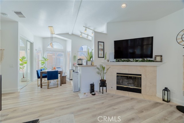 Detail Gallery Image 5 of 35 For 19431 Rue De Valore 37a,  Lake Forest,  CA 92610 - 2 Beds | 2 Baths