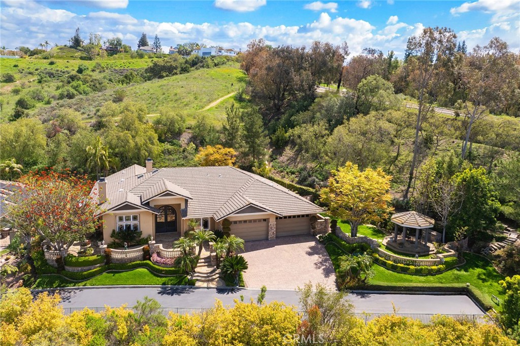 590 S Falling Star Drive