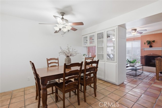 Detail Gallery Image 10 of 33 For 222 N Rose #8,  Burbank,  CA 91505 - 2 Beds | 2 Baths