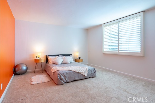 927 N Kings Road, West Hollywood CA: https://media.crmls.org/medias/ef586ead-52ad-4033-9fda-401e56976065.jpg