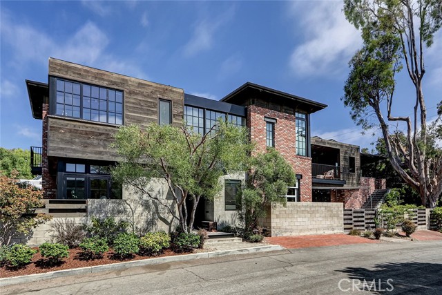 3208 Agnes Road, Manhattan Beach CA: https://media.crmls.org/medias/ef58b7bc-b3c6-4a2b-b280-83c7f9500509.jpg